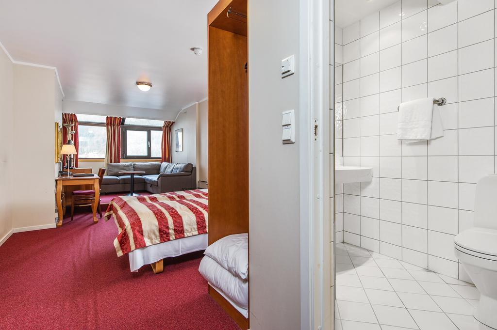 Thon Partnerhotel Forde Exterior photo